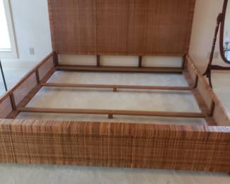 Henredon king  bed frame 
