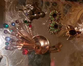 Sterling w stones broch