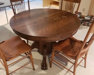 Clawfoot Walnut table w 2 leaves/4chairs