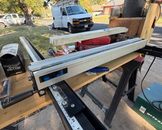 Table saw fence and woodworking tools