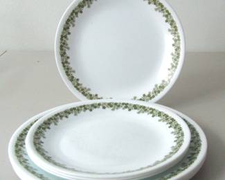 Corelle Crazy Daisy Plates, 4 dinner and 4 salad