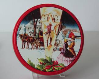 The Collin Street Bakery has been making fruit cakes in Texas since 1896. In 1958, the business was transformed from a beloved regional bread bakery into a national and international sensation, known for its mail-order fruitcakes.