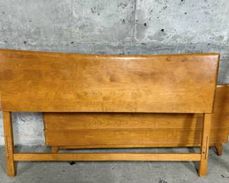 This Heywood Wakefield mid-century modern full-size bed comes with headboard, footboard, and side rails, but no cross slats. It is in the highly desired champagne finish. There is a full-size mattress for it that is relatively new.