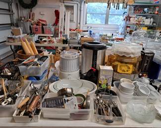 RAMEKINS, ELECTRIC APPLIANCES, BOWLS, UTENSILS