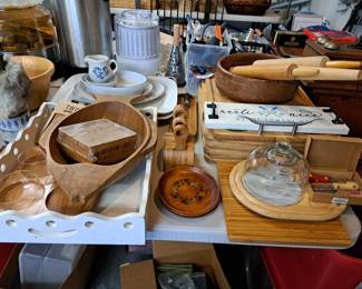 WOOD KITCHEN ITEMS