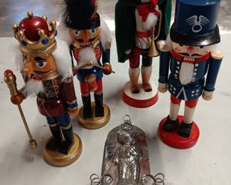 Nutcrackers 