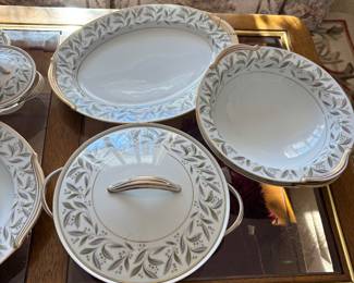 Noritake dish set