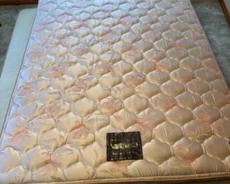 Full size mattress set