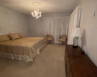 King size beauty rest bed