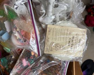 Vintage cake decor & plastic stand