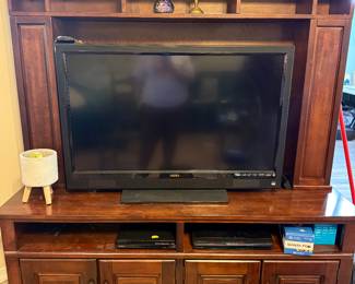 Entertainment center 