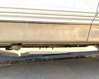 BUY IT NOW!  $2,500.00.  Year 2000, Ford F150 XLT Trinitron V8, Extended cab, 4 x 4 pick up truck.  220,938 miles. 