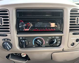 BUY IT NOW!  $2,500.00.  Year 2000, Ford F150 XLT Trinitron V8, Extended cab, 4 x 4 pick up truck.  220,938 miles. 