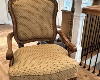 BUY IT NOW! $175 Beautiful oversized arm chair.