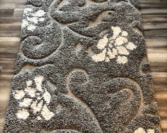 Safavieh Florida Shag area rug. 6' L x 4' W