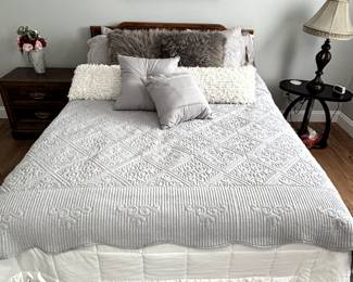 BUY IT NOW! $295.00. Queen size bed, headboard and queen size Sleeptronic  Chiro Collection "Angels Dream"  mattress. (Has matching dresser, Armoir and nightstand. Headboard: 60"W x 40" H. Mattress: 60" W x 80" L.