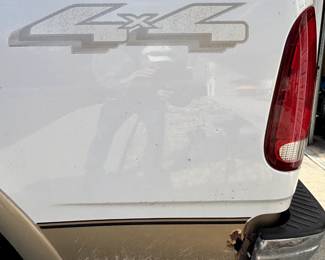 BUY IT NOW!  $2,500.00.  Year 2000, Ford F150 XLT Trinitron V8, Extended cab, 4 x 4 pick up truck.  220,938 miles. 