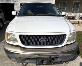 BUY IT NOW!  $2,500.00.  Year 2000, Ford F150 XLT Trinitron V8, Extended cab, 4 x 4 pick up truck.  220,938 miles. 