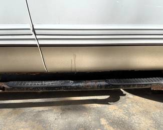 BUY IT NOW!  $2,500.00.  Year 2000, Ford F150 XLT Trinitron V8, Extended cab, 4 x 4 pick up truck.  220,938 miles. 