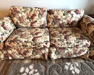 BUY IT NOW! $125.00. Broyhill Floral Sofa.                            90" W x 38" D x 39" H.