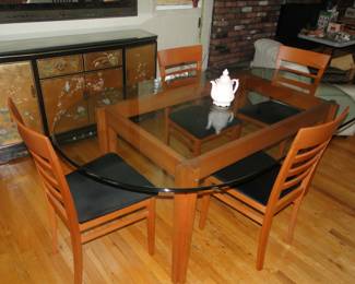 Glass top oval dining Room Table and chairs