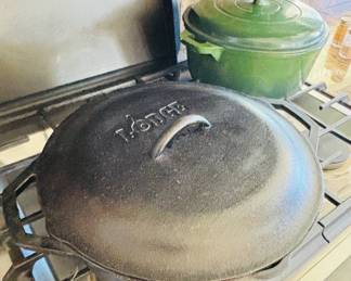 Lodge Cast Iron Dutch Oven