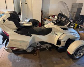 Can AM Spyder RT limited
$7800