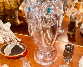 Owl has a little chip off the base, so sad, but still gorgeous