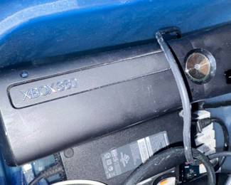 XBOX 360 bits and pieces