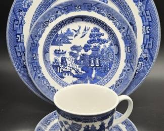 16-Piece Johnson Bros. Blue Willow 4-Pc., Svc. for 4, 1/2