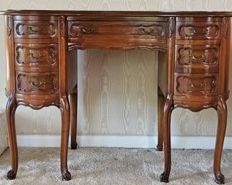French Country Kidney Desk w/ Leather Inlay Top
