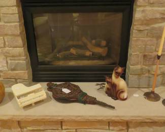 Rare Red Wing piano planter and MCM Siamese TV lamp.