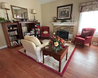 Beautiful contemporary furnishings.