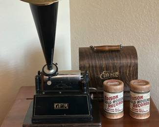 Edison GEM phonograph with 20 player rolls