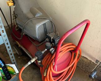 Small compressor with wheels