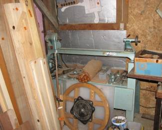 wood lathe with accs.