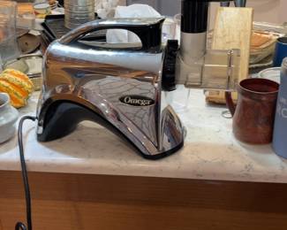 See every item in the sale at this UR: https://buyer.thehunt.ltd/saledetails?saleId=cdca7bc3-75d5-4f79-9d77-8d98feb22fca