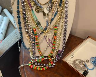 See every item in the sale at this UR: https://buyer.thehunt.ltd/saledetails?saleId=cdca7bc3-75d5-4f79-9d77-8d98feb22fca