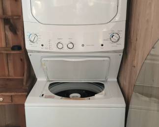 GE Stackable Washer/Dryer Combo
Gas