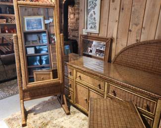 Brown Wicker Bedroom Suite Full/Queen