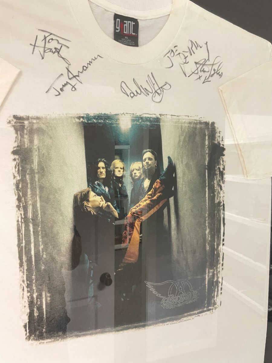 SIGNED AEROSMITH T SHIRT - NINE LIVES TOUR FRAMED