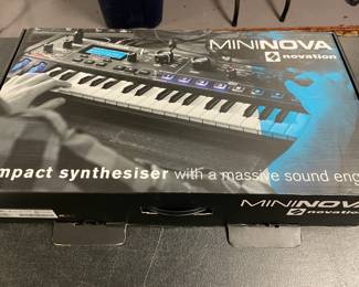 MININOVA SYNTHESIZER