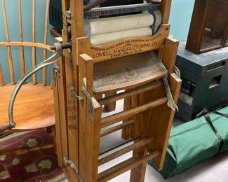 ANCHOR FOLDING WRINGER