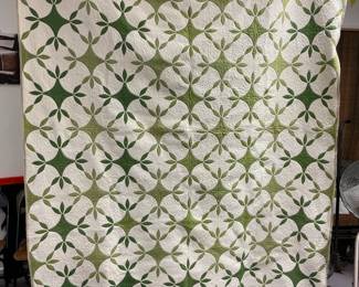 GREEN/WHITE QUILTS