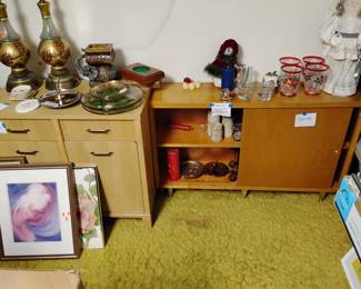 mid century cabinet $14.00
