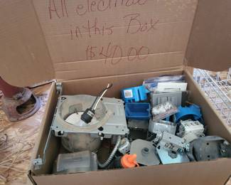 Box of Misc electrical items 