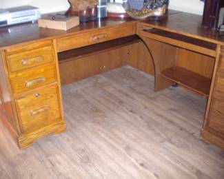 2 piece corner computer desk/workstation 