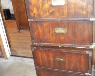 2 matching night stands