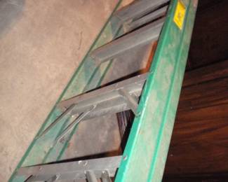 Fiberglass ladder