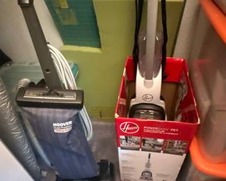 Hoover vacuum & Power Dash pet carpet
Cleaner